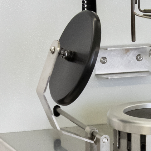 Автоматическая система закрытия испытательной чашки анализатора OilLab 670